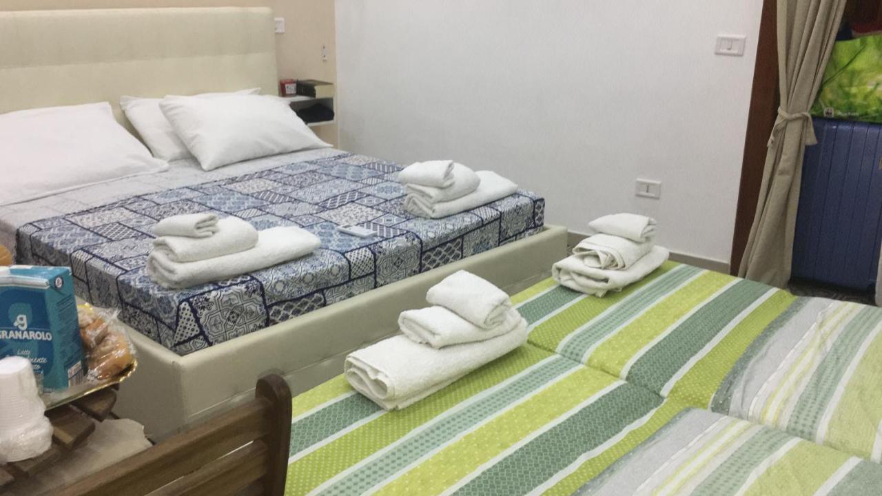 나폴리 Decumani Prestige B&B 외부 사진